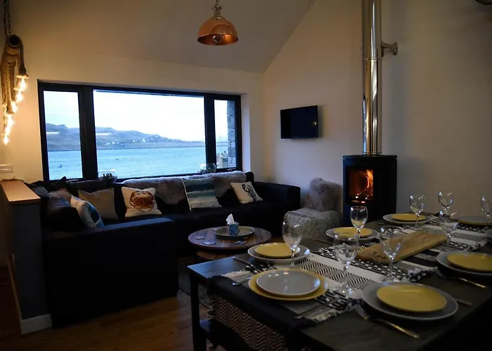 Lodge On The Loch