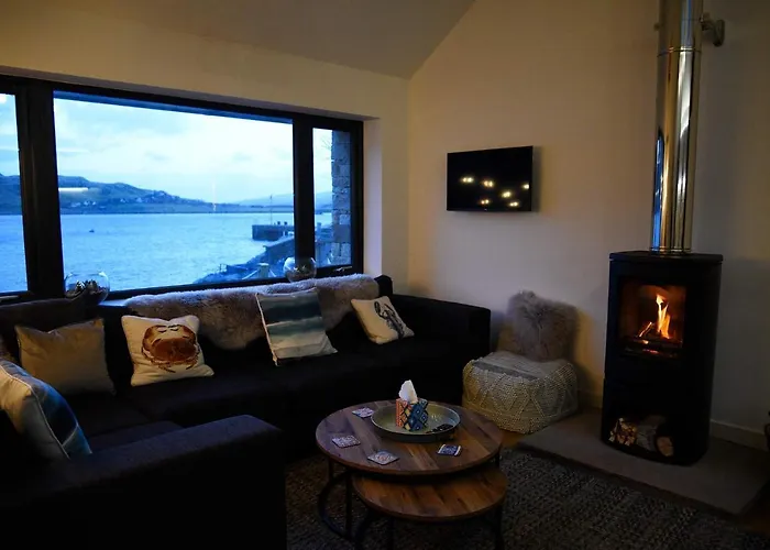 Lodge On The Loch